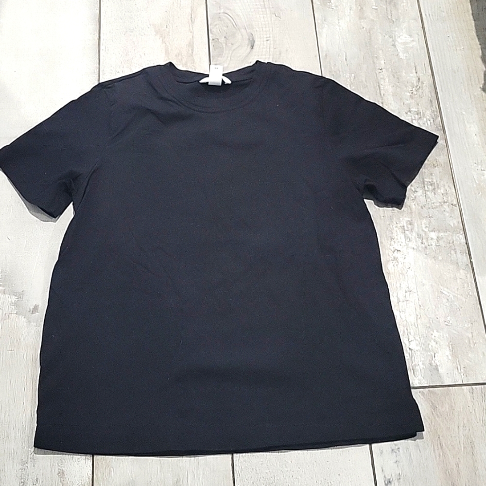 H&M Mama Maternity and Nursing Short Sleeve Crewneck Tee - Black